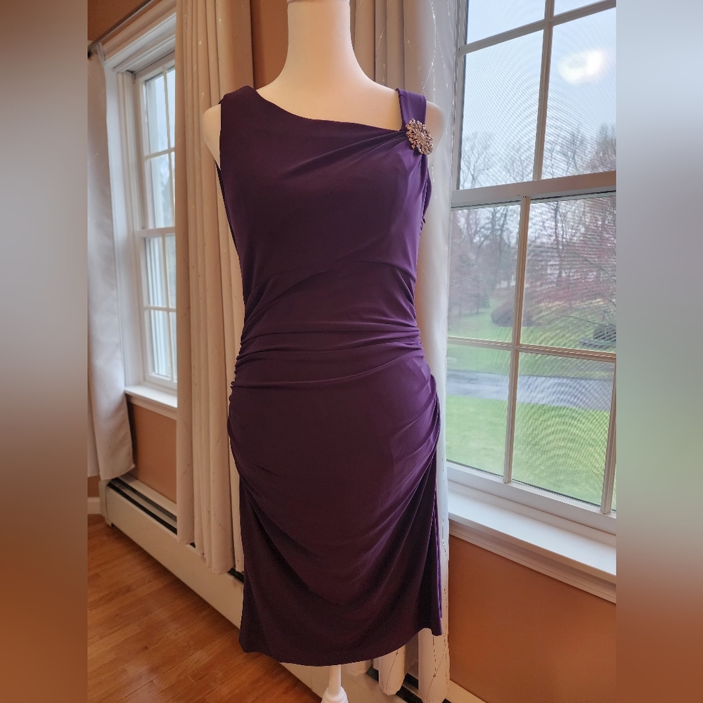 Dress - Picture 3 of 6